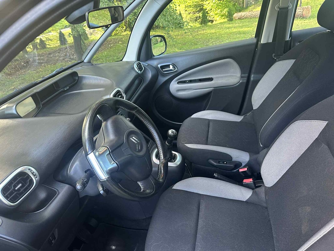 Elbląg SPRZEDAM 7500 PLN
Na sprzedaż Citroën C3 Picasso z 2009 roku, wyposażony w oszczędny silnik diesla.