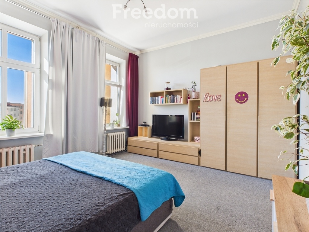 Elbląg FREEDOM NIERUCHOMOŚCISprzedam mieszkanie - Elbląg, Królewiecka. Na sprzedaż przestronne mieszkanie o