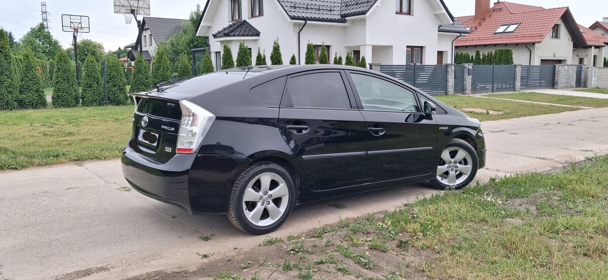 Elbląg Sprzedam Toyota Prius 3 1.8 139KM Hybrid 2009r. Sprowadzona Zarejestrowana Garażowana Czarna Alu17 Skóra Navi