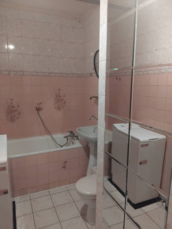 Elbląg Sprzedam Kawalerkę 34m2 z zabudowanym dużym balkonem. Okna PVC. Do lokalu przynależy piwnica