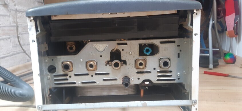 Elbląg Sprzedam piec dwufunkcyjny ARISTON CLAS 24 CF. Został zdemontowany z uwagi na założenie c. o.Rok produkcji