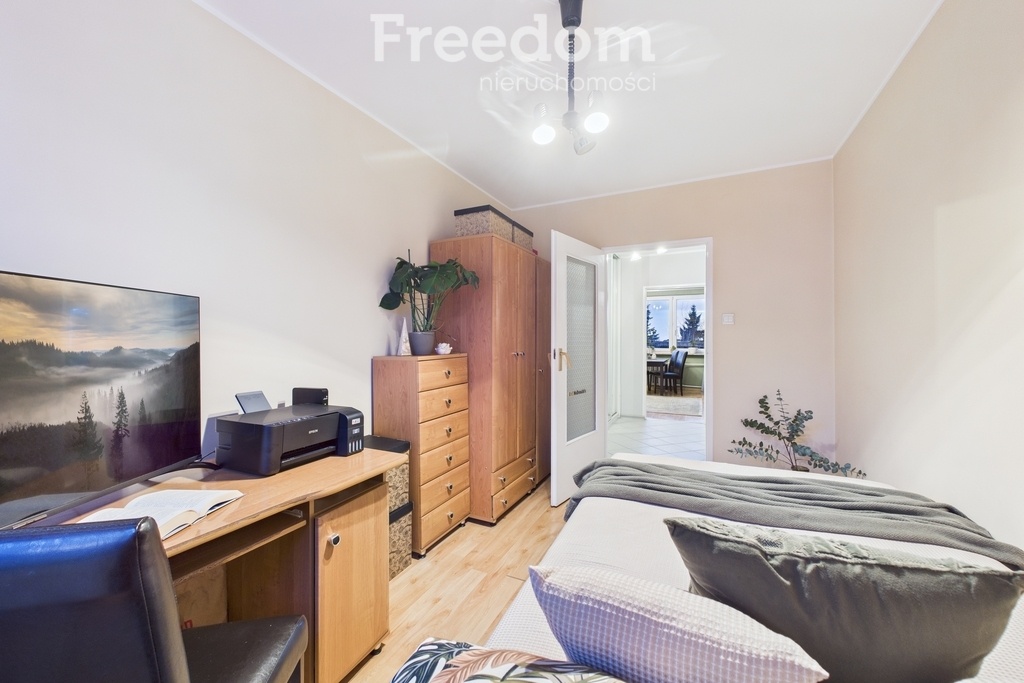 Elbląg FREEDOM NIERUCHOMOŚCISprzedam mieszkanie - Elbląg, Fromborska. Na sprzedaż ustawne mieszkanie 3-pokojowe o