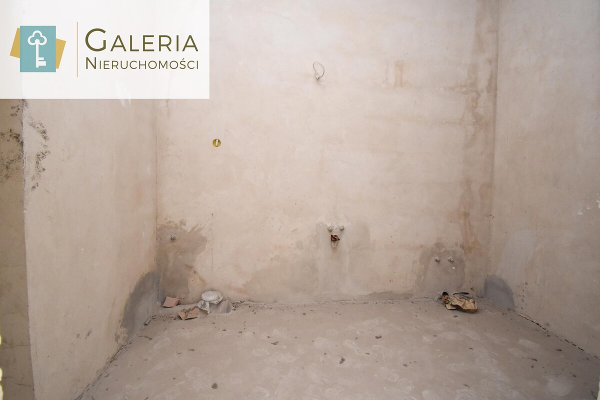 Elbląg GALERIA NIERUCHOMOŚCIZ pasji i miłości do nieruchomościNa sprzedaż: Trzy pokoje z balkonem w samym sercu