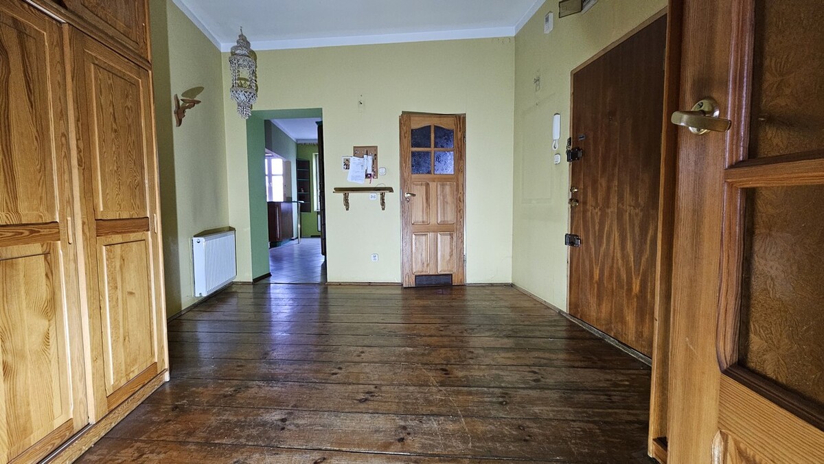 Elbląg BIURO NIERUCHOMOŚCISZULC& SZULCMieszkanie - Elbląg ul. GrunwaldzkaPowierzchnia: 120 m2Mieszkanie w