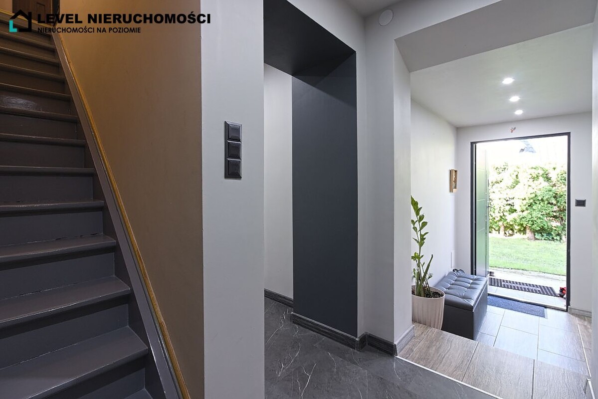 Elbląg LEVEL NIERUCHOMOŚCI Dom w mieście z dużą działką ul. Idzikowskiego NIERUCHOMOŚCI NA