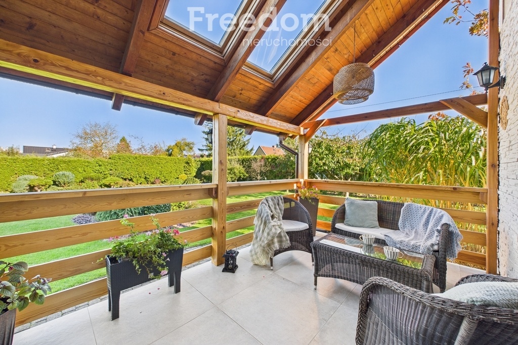 Elbląg FREEDOM NIERUCHOMOŚCISprzedam dom - Elbląg, Skierniewicka. Marzysz o życiu w spokojnej okolicy, ale z