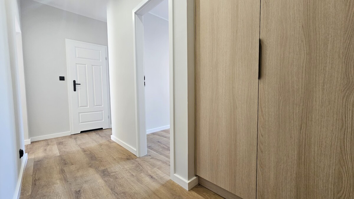 Elbląg KWADRAT NIERUCHOMOŚCI 3 pokojowepo generalnym remonciebalkon1 piętrokilka minut do Starówki