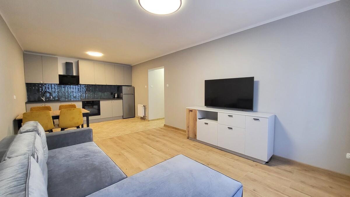 Elbląg KWADRAT NIERUCHOMOŚCImieszkanie 2 pokojowe, 52,55 m2II piętroumeblowane i wyposażoneStare Miastogotowe do