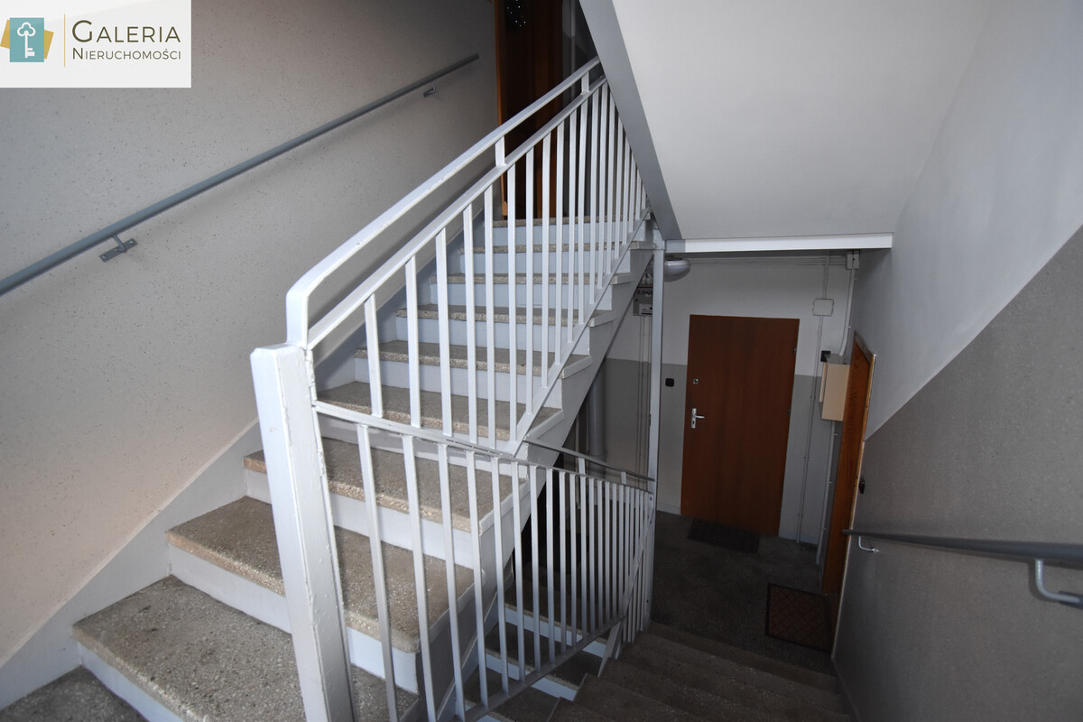 Elbląg GALERIA NIERUCHOMOŚCIZ pasji i miłości do nieruchomościNa sprzedaż: Kawalerka- trzecie piętro Nad JaremUlica