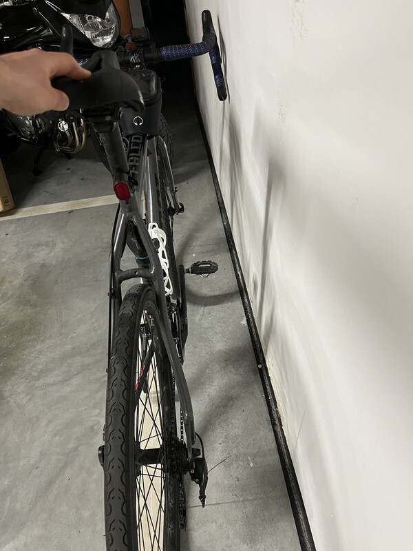Elbląg Sprzedam rower grawel.
Osprzęt Shimano Sora
Hamulce tarczowe mechaniczne
Rama aluminiowa
Użytkowany przed dwa