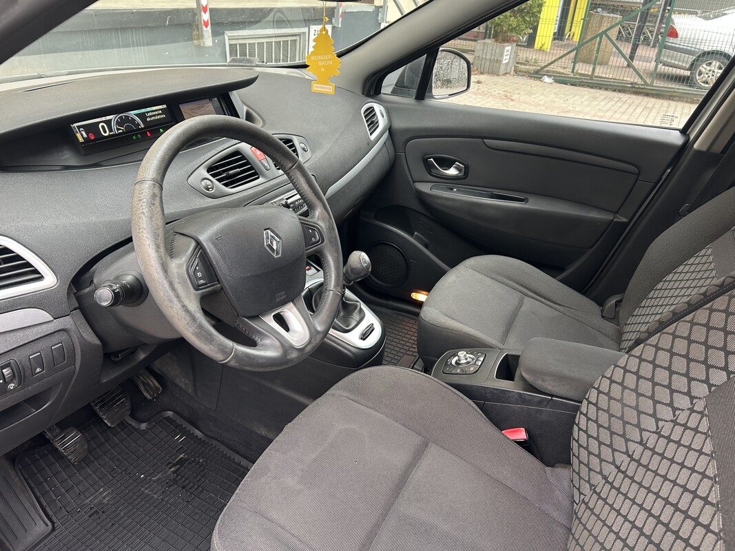 Elbląg RENAULT SCENIC – Praktyczny SUV z 2010 roku, idealny dla rodzin i osób ceniących przestrzeń oraz komfort