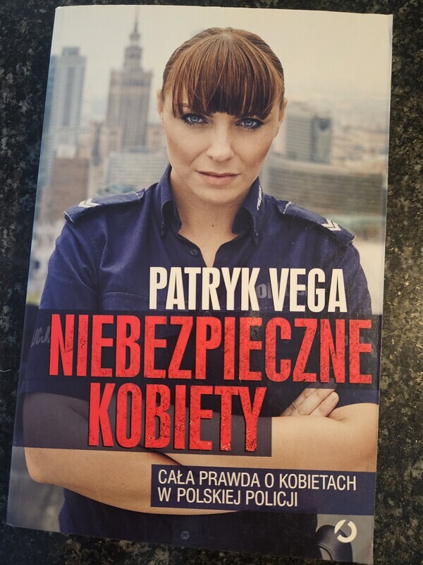 Elbląg Sprzedam książki ze zdjęcia, stan idealny, przeczytane raz. Potrzebuję miejsca na półkach.