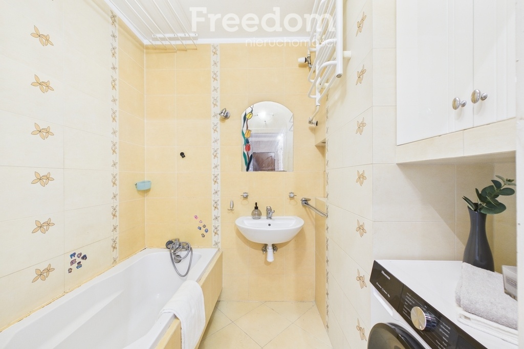 Elbląg FREEDOM NIERUCHOMOŚCISprzedam mieszkanie - Elbląg, Częstochowska. Mieszkanie położone w bardzo pożądanej i