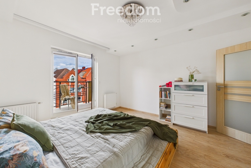 Elbląg FREEDOM NIERUCHOMOŚCIWynajmę mieszkanie - Elbląg, Stary Rynek. Na pierwszym poziomie znajduje się