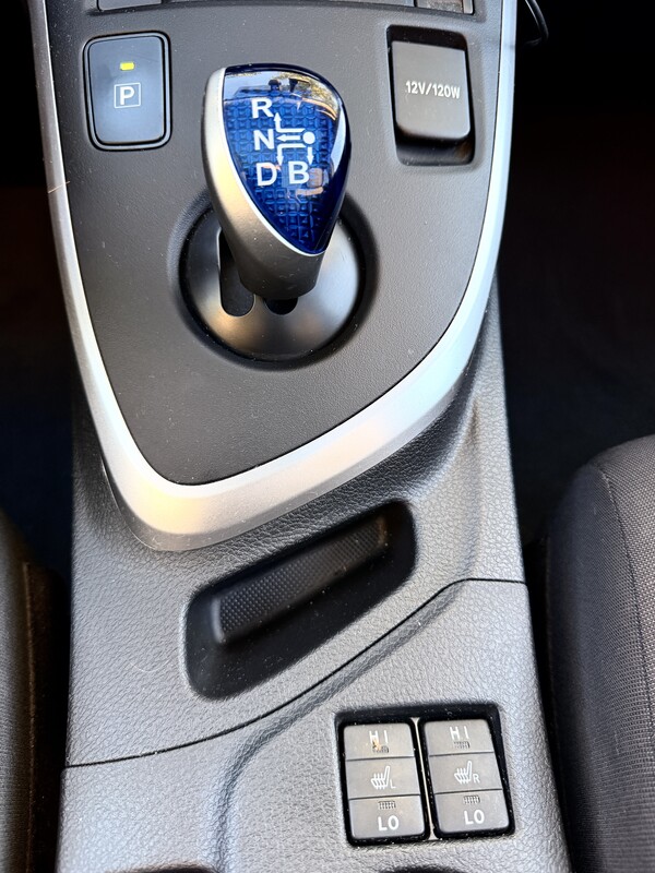 Elbląg Toyota Auris II - 1.8 Hybrid Hatchback - 136KMNajwyższa wersja wyposażenia - PrestigePrzebieg: 129tys