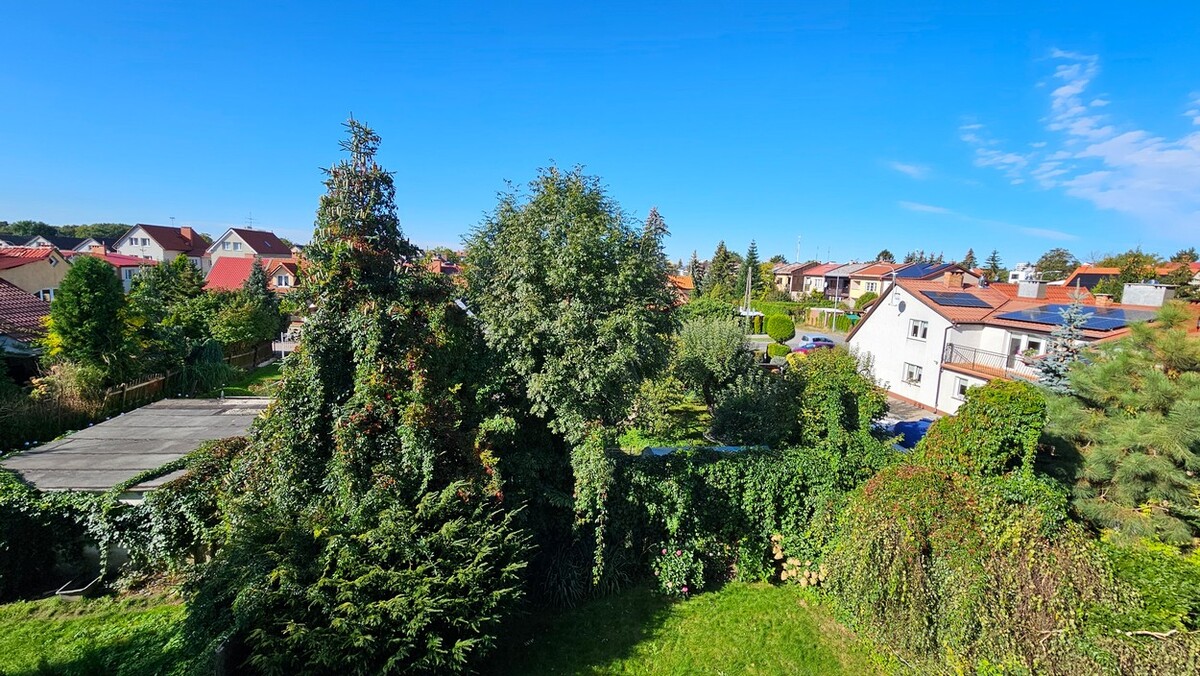 Elbląg BIURO NIERUCHOMOŚCISZULC& SZULCPowierzchnia domu: 320 m2Powierzchnia działki: 472 m2Dom w Elblągu przy ul.