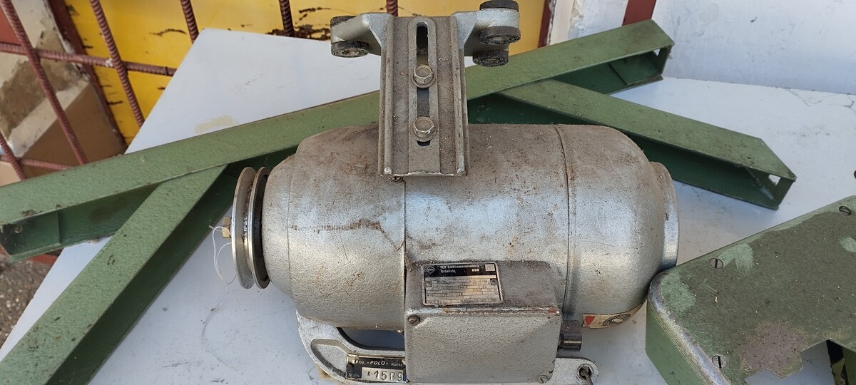 Elbląg Sprzedam overlock 3 nitkowy Textima. Zasilanie 380/220volt Zainteresowany/na ?dzwoń.