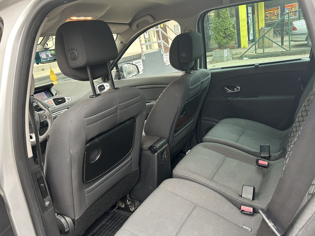Elbląg RENAULT SCENIC – Praktyczny SUV z 2010 roku, idealny dla rodzin i osób ceniących przestrzeń oraz komfort