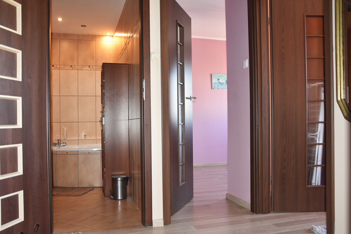 Elbląg REZERWACJAATUT NIERUCHOMOŚCI poleca z nową cenąMIESZKANIE z PIĘKNĄ PANORAMĄ MIASTA. Elbląg ul. Piechoty.