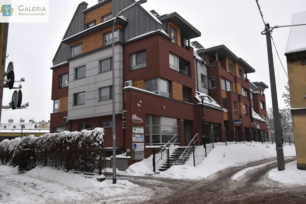 Elbląg GALERIA NIERUCHOMOŚCIZ pasji i miłości do nieruchomościNa sprzedaż: 3-pokojowy apartament w centrum, ul.