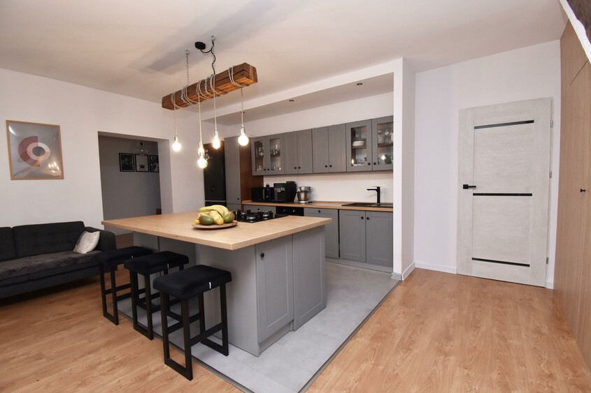 Elbląg GALERIA NIERUCHOMOŚCIZ pasji i miłości do nieruchomościNa sprzedaż: Gotowy do wprowadzenia się dom w zabudowie