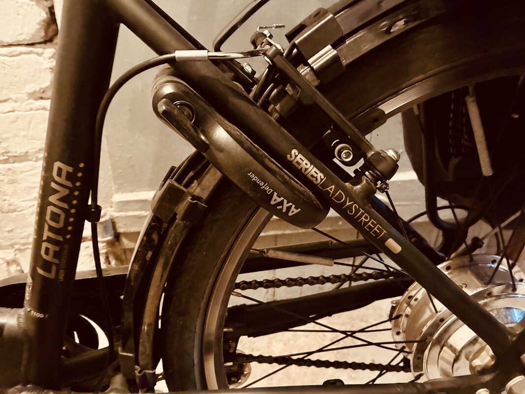 Elbląg Sprzedam 5.letni rower elektryczny Leader Fox Latona, koła 26” , rama 16,5” , czarny mat/złoty.