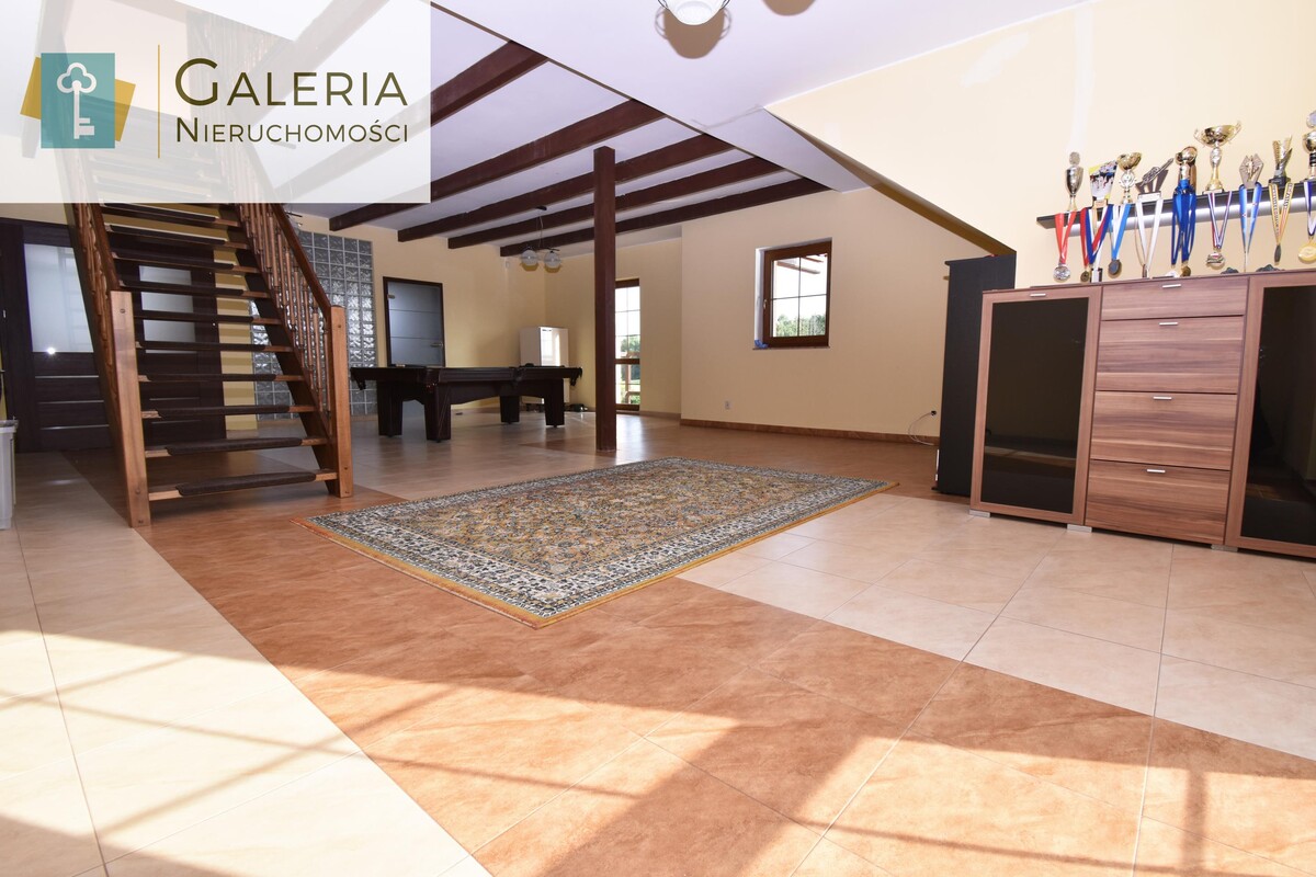 Elbląg GALERIA NIERUCHOMOŚCIZ pasji i miłości do nieruchomościNa sprzedaż: Atrakcyjny z ogromnym potencjałem dom z