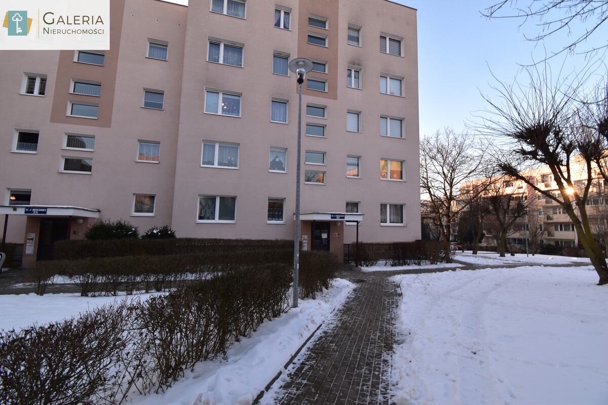 Elbląg GALERIA NIERUCHOMOŚCIZ pasji i miłości do nieruchomościNa sprzedaż: Kawalerka- trzecie piętro Nad JaremUlica