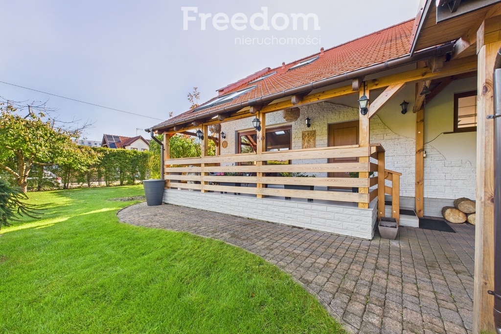 Elbląg FREEDOM NIERUCHOMOŚCISprzedam dom - Elbląg, Skierniewicka. Marzysz o życiu w spokojnej okolicy, ale z