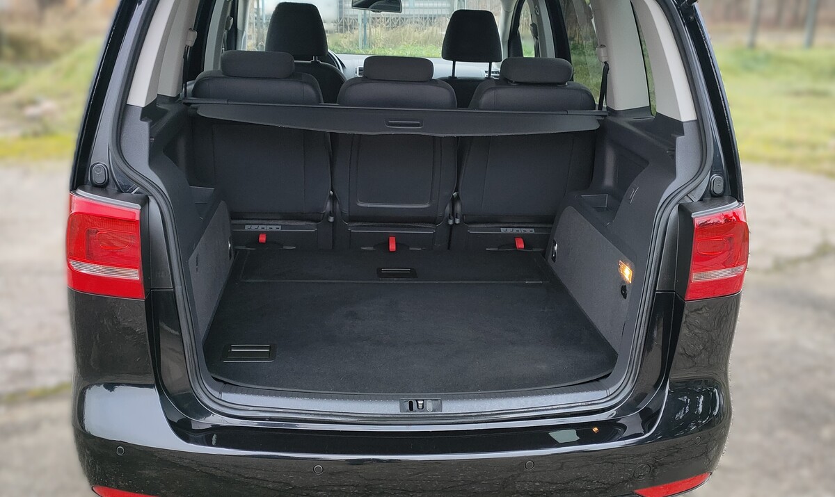 Elbląg Volkswagen Touran 1.6TDI 105km 2011r. - minivan 5-osobowy, bardzo funkcjonalny i wygodny.