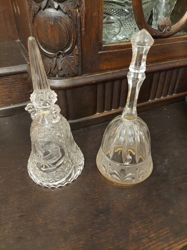 Elbląg PIEKNE LUSTRO-- OKNO.
Z OKIENNICAMI I LUKIEM
FIGURKI PORCELANOWE
KRYSZTALOWE OZDOBY