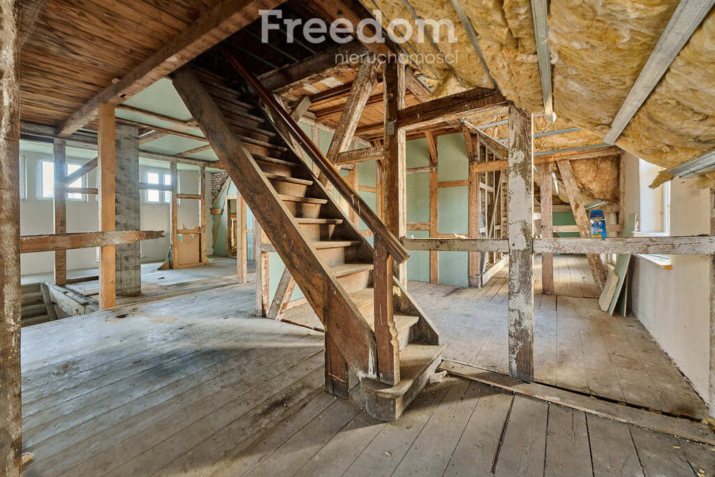 Elbląg FREEDOM NIERUCHOMOŚCISprzedam dom - Młynary, Dworcowa. Na sprzedaż dom wolnostojący położony w spokojnej i