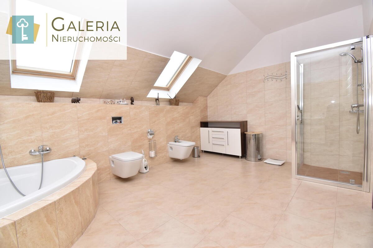 Elbląg GALERIA NIERUCHOMOŚCIZ pasji i miłości do nieruchomościNa sprzedaż: Atrakcyjny z ogromnym potencjałem dom z