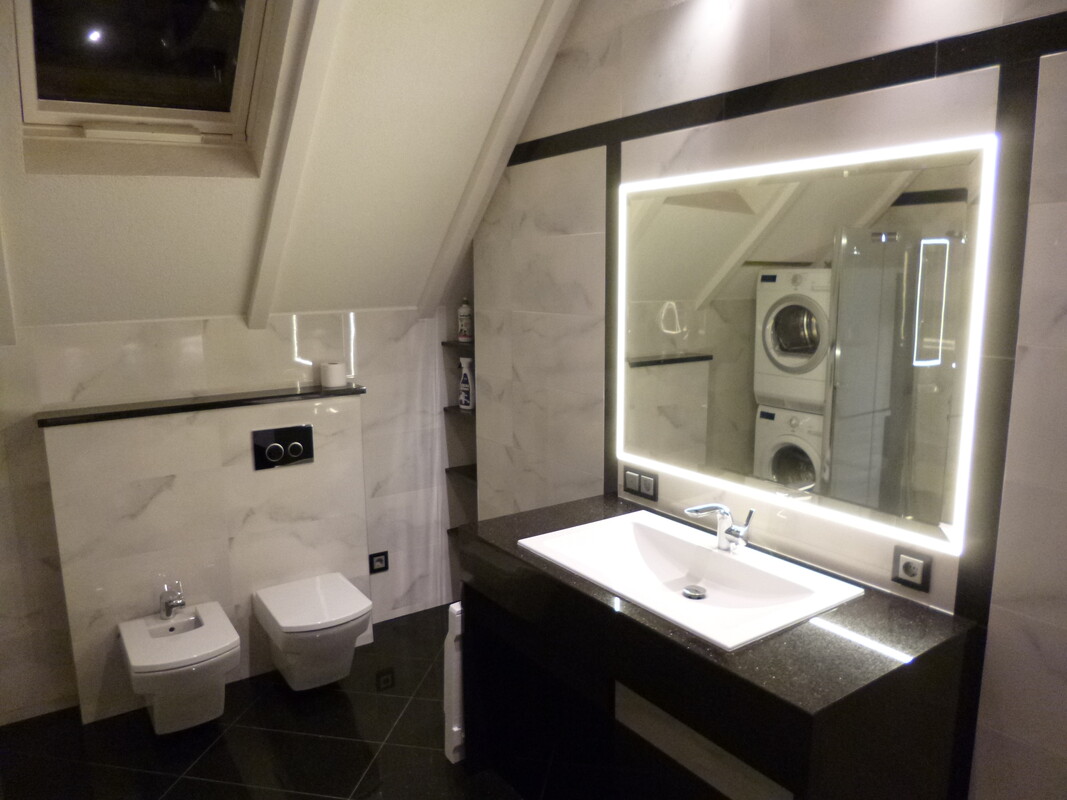 Elbląg 💎 Wynajmę Ekskluzywne Studio-Loft na Starówce (55 m²) + Balkon – Pełne Wyposażenie i