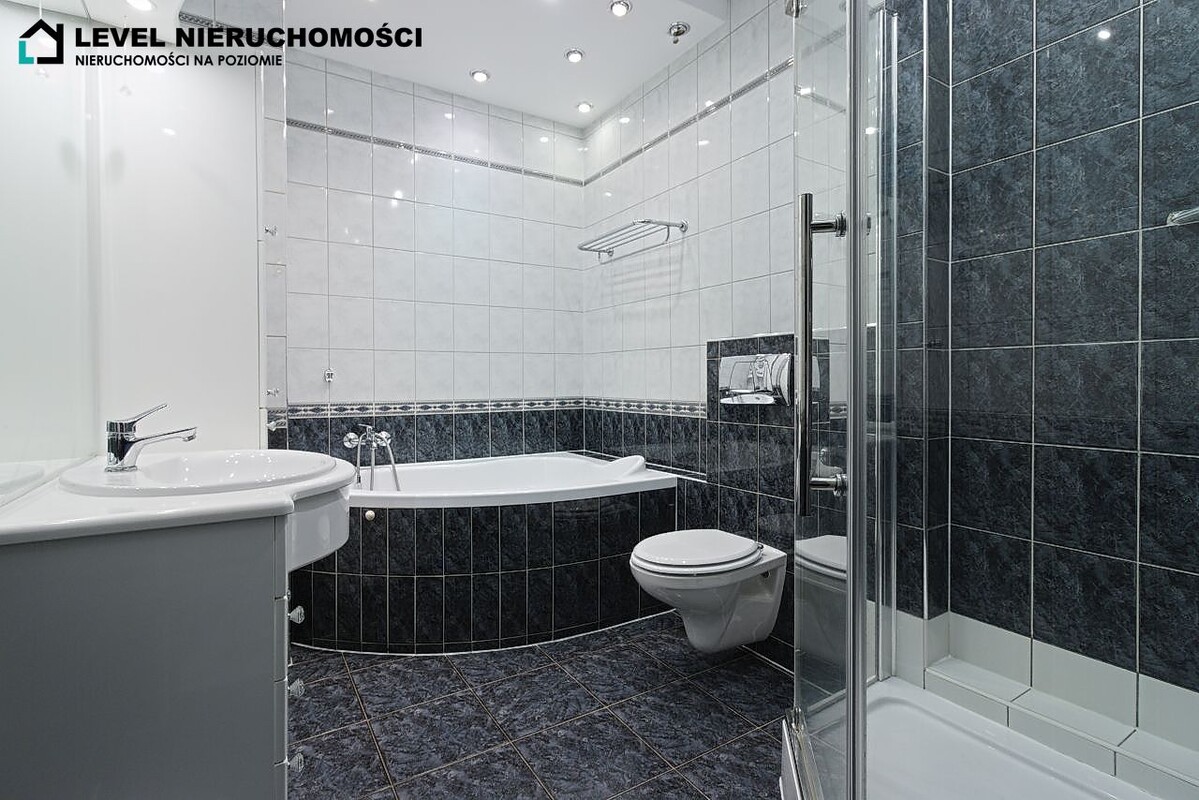 Elbląg LEVEL NIERUCHOMOŚCI Duże mieszkanie czteropokojowe ul. Powstańców Warszawskich,