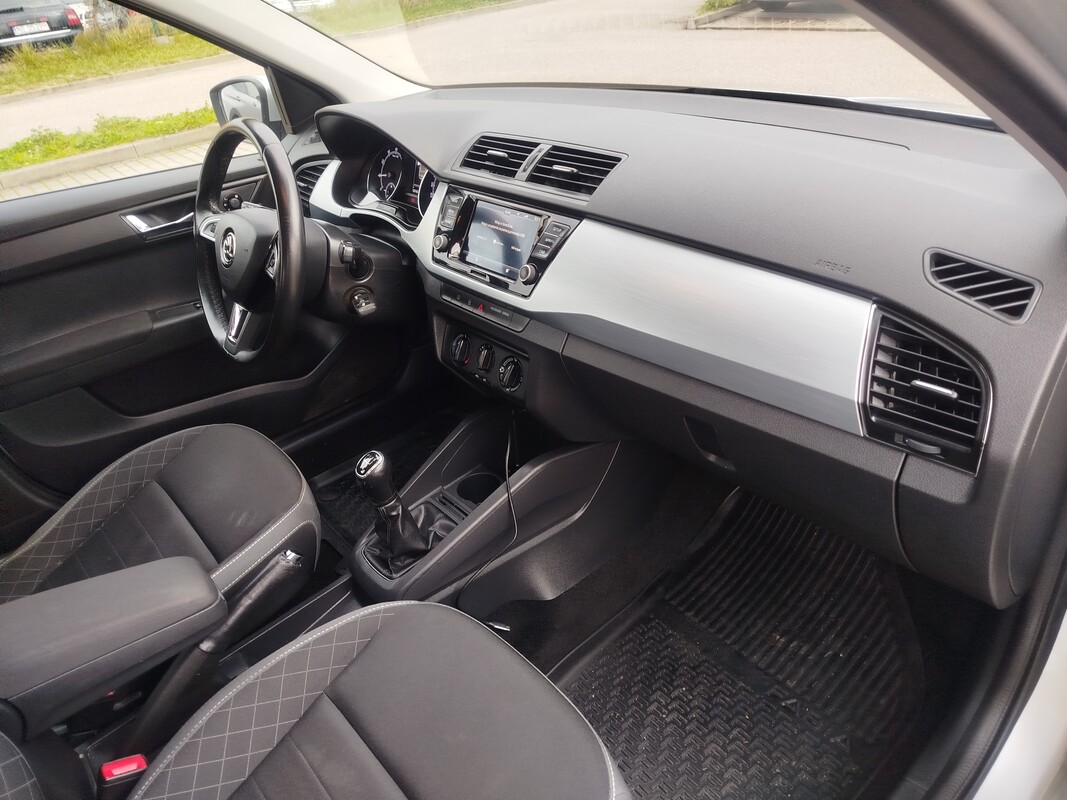 Elbląg Witam
Posiadam na sprzedaż bardzo ładną Skodę Fabię III Ambition, bezwypadkową w oryginalnym lakierze. Auto w