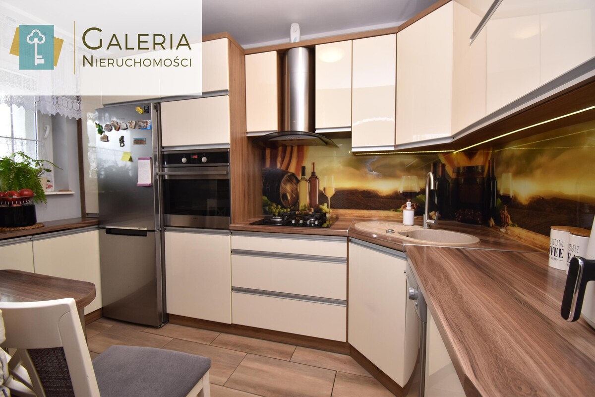 Elbląg GALERIA NIERUCHOMOŚCIZ pasji i miłości do nieruchomościNa sprzedaż: Klimatyczne, trzypokojowe mieszkanie z