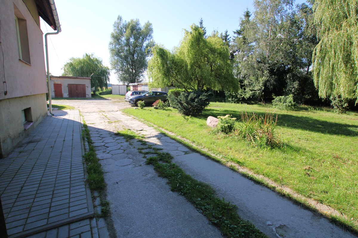 Elbląg NIERUCHOMOŚCI ANNA KRASZEWSKA Bezczynszowe mieszkanie 1-pokojowe z garażem Mleczewo, gm.