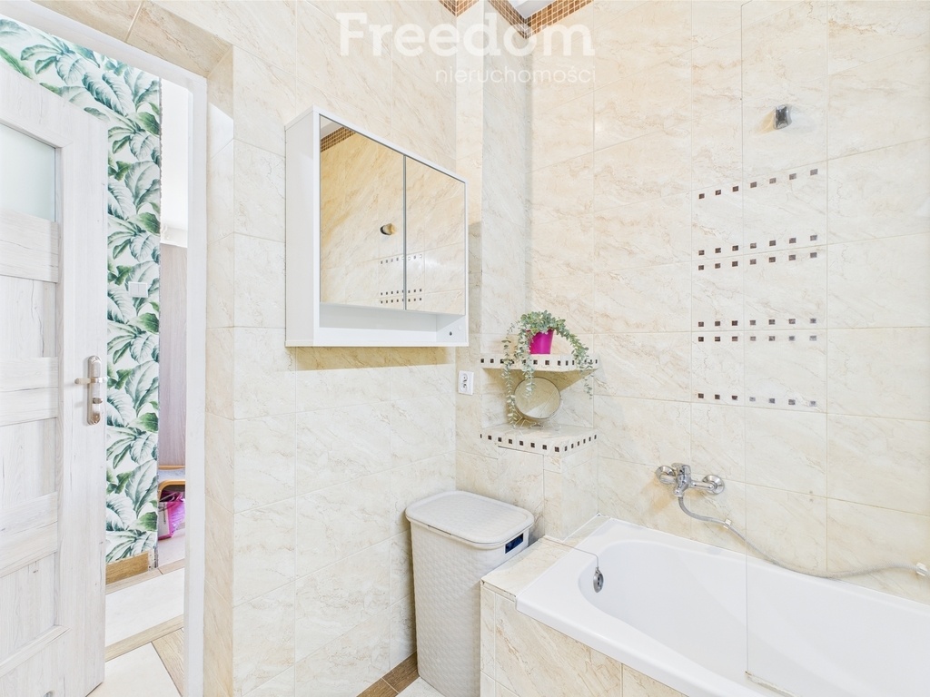 Elbląg FREEDOM NIERUCHOMOŚCISprzedam mieszkanie - Elbląg, Królewiecka. Na sprzedaż przestronne mieszkanie o