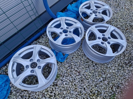 Elbląg Alufelgi po renowacji do BMW - rozmiar 16 cali 5 X 120 72,6 mmPolecam