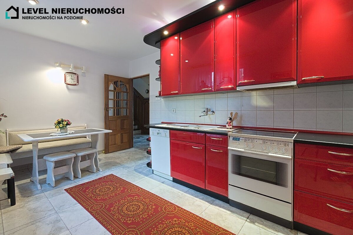 Elbląg LEVEL NIERUCHOMOŚCI Dom na dużej działce w Elbląguplus dwa garażeul. Freta NIERUCHOMOŚCI NA POZIOMIE