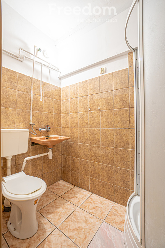 Elbląg FREEDOM NIERUCHOMOŚCISprzedam dom - Łęcze. Na sprzedaż dom wolnostojący położony niedaleko Elbląga,