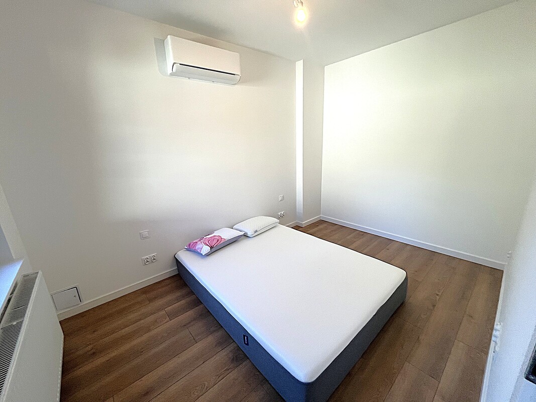 Elbląg Oferuję sprzedaż mieszkania na parterze w Elblągu.film