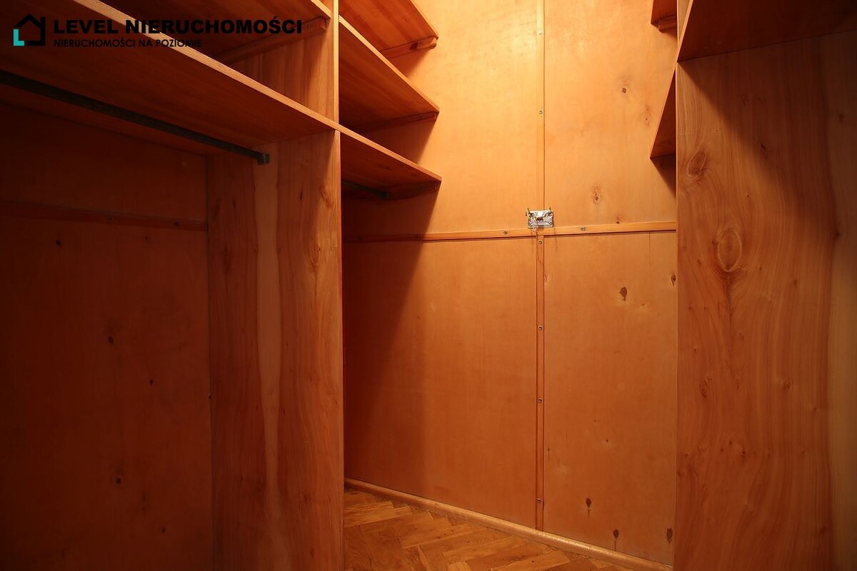 Elbląg LEVEL NIERUCHOMOŚCI Dom w środku miastaul. robotnicza NIERUCHOMOŚCI NA POZIOMIE