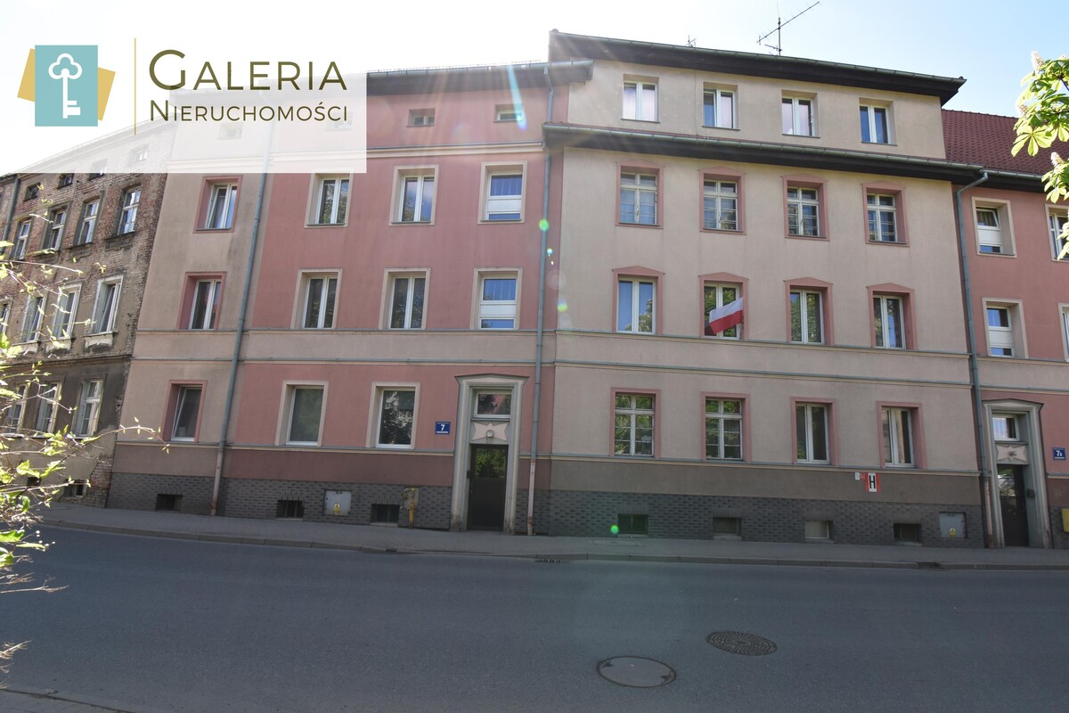 Elbląg GALERIA NIERUCHOMOŚCIZ pasji i miłości do nieruchomościNa sprzedaż: Trzypokojowe, przytulne mieszkanie,