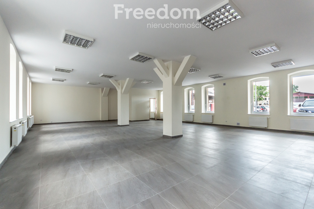 Elbląg FREEDOM NIERUCHOMOŚCIWynajmę lokal użytkowy - Elbląg, Zacisze. Lokal usługowy w centrum Elbląga –