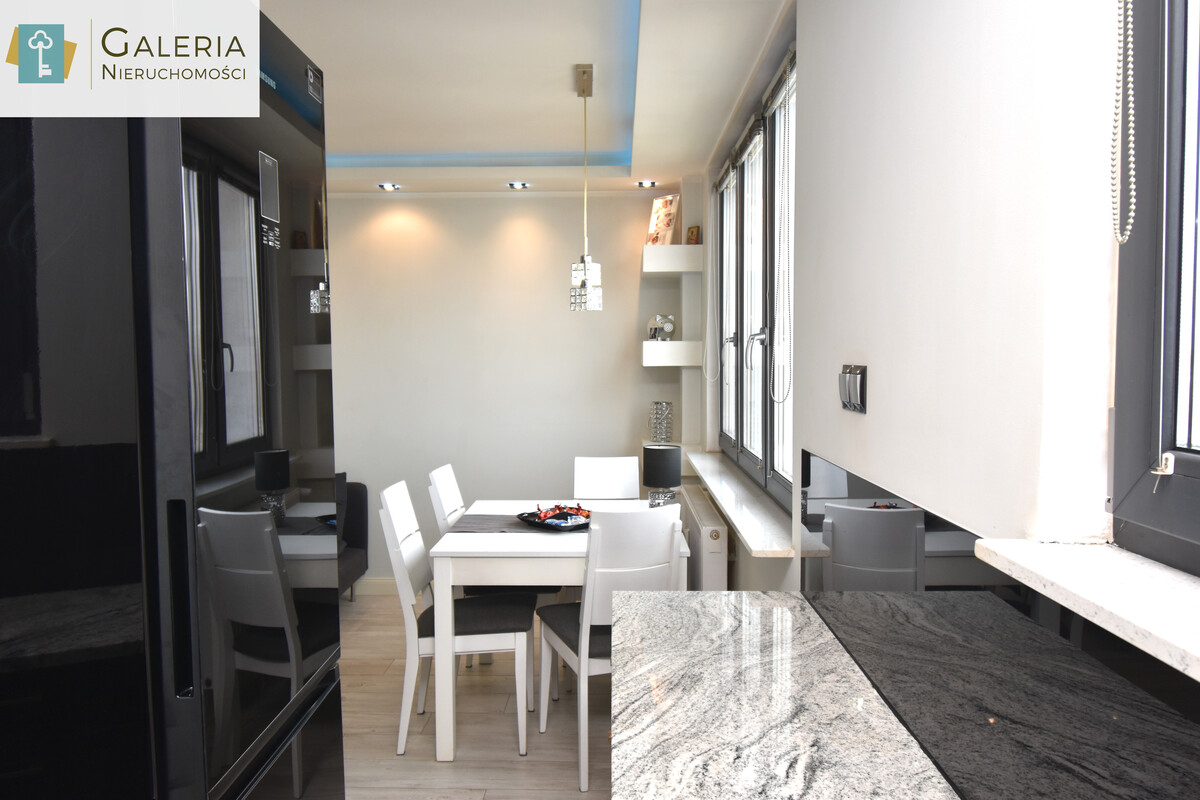 Elbląg GALERIA NIERUCHOMOŚCIZ pasji i miłości do nieruchomościNa sprzedaż: 2 pokoje przy rynkuul. Płk