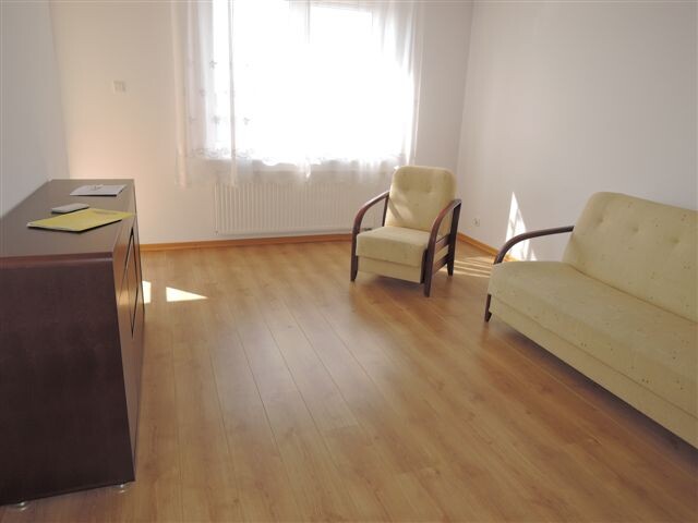 Elbląg Mieszkanie rozkładowe, ciepłe, słoneczne, strona - wschód, południowy-zachod.
2 piętro, 3 pokoje, balkon duży,