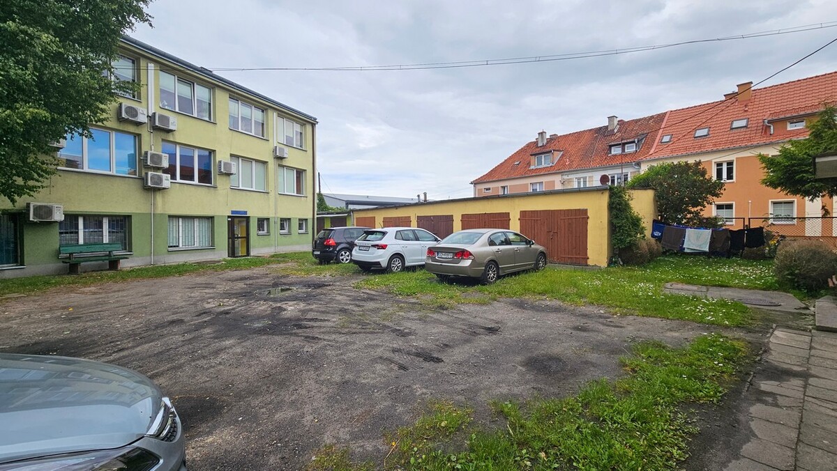 Elbląg BIURO NIERUCHOMOŚCISZULC& SZULCMieszkanie 3 pokoje - Braniewo, ul. Armii KrajowejPowierzchnia mieszkania: