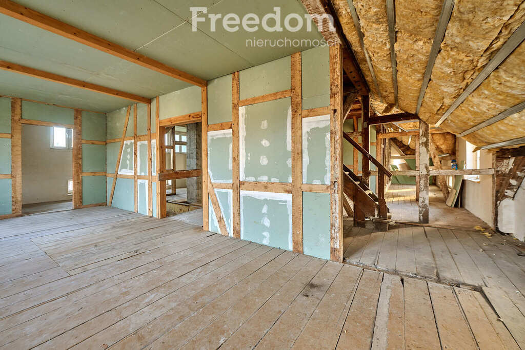 Elbląg FREEDOM NIERUCHOMOŚCISprzedam dom - Młynary, Dworcowa. Na sprzedaż dom wolnostojący położony w spokojnej i